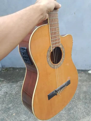 Violão nylon Hofma com captação fishman