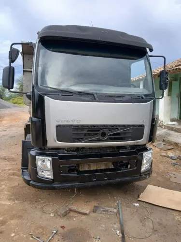 CAMINHAO / CAÇAMBA VOLVO/VM 260 6 X 2 R 
