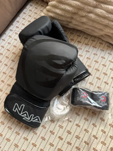 Luva de Muay Thay e Boxe NAJA - NUNCA USADA 