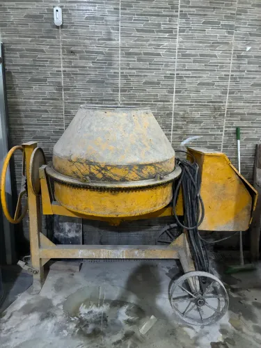 Betoneira Menegotti 320L