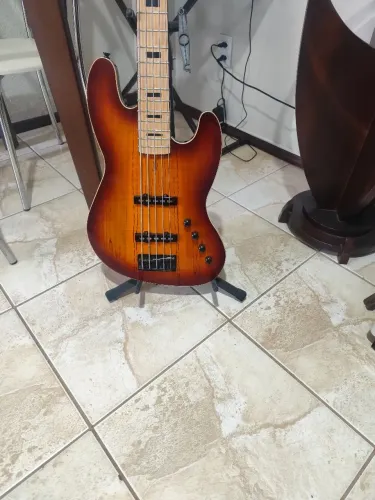 Contrabaixo Waldman serie Premium Master