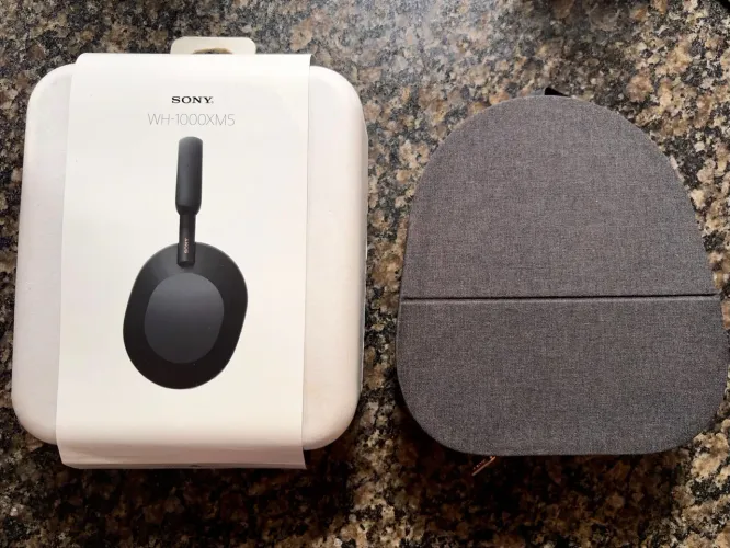 Fone Sony WH-1000XM5 (melhor cancelamento)