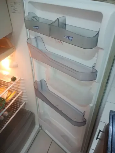 Vende se geladeira cousul