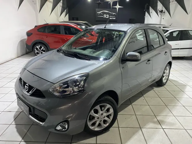 Nissan March SV 1.0 12V Flex 5P 2015