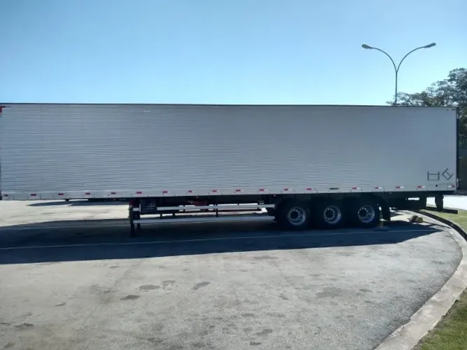 CARRETA BAU 28 PALETES
