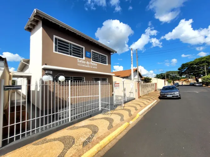 Imóvel Comercial para Venda em Leme, Jardim Amália, 2 dormitórios, 2 banheiros