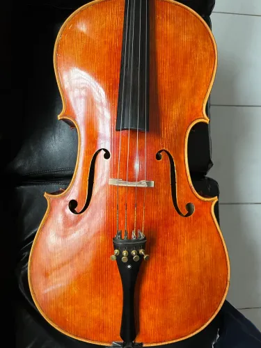 Violoncelo de autor