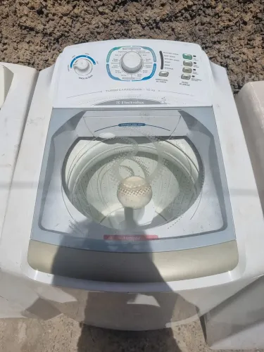 Vendo novissima máquina de lavar eletrolux funcionando perfeitamente 10kg!!