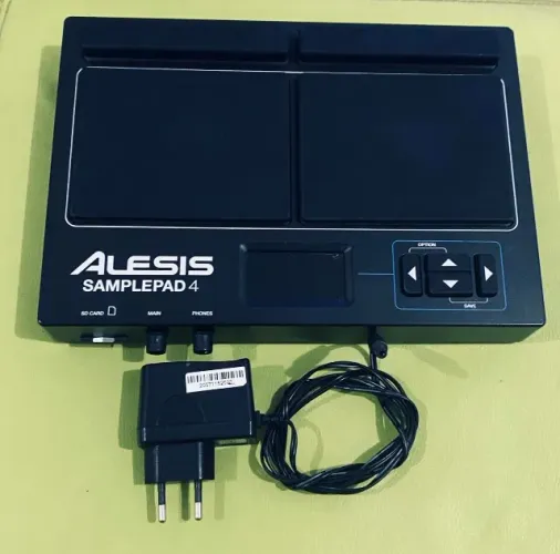 PAD ELETRÔNICO ALESIS SAMPLEPAD 4
