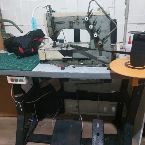 Maquina galoneira