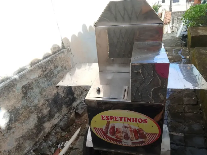 Carrinho de churrasco e cachorro quente 