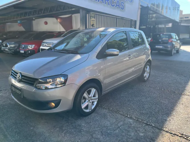 Volkswagen Fox 1.0 MI Total Flex 8V 5P 2014