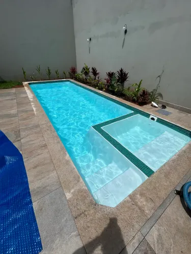 Limpeza e manutenção de piscinas
