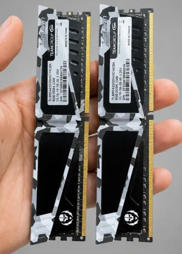 MEMORIA RAM 8GB T FORCE VULCAN 3200mhz 
