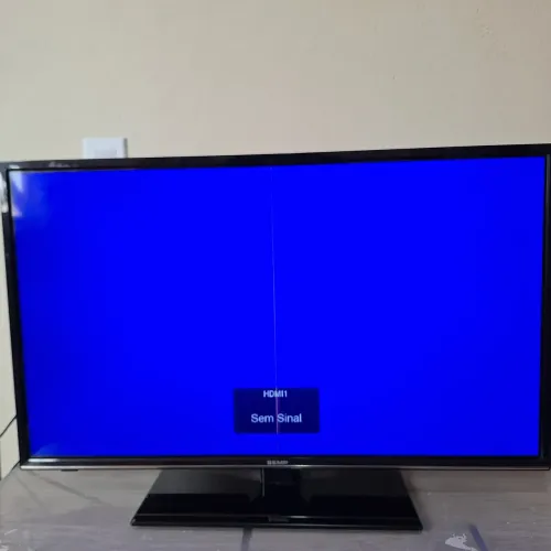 TV Semp Toshiba 40" LED - Modelo LE3278I (Ligando Normal / Detalhe na Imagem)