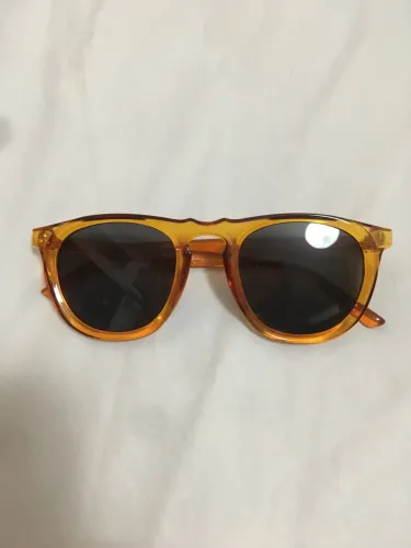 Óculos de sol armação laranja Renner