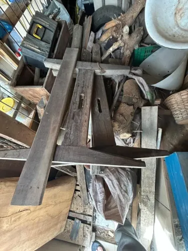 Pés de mesa em canela maciça