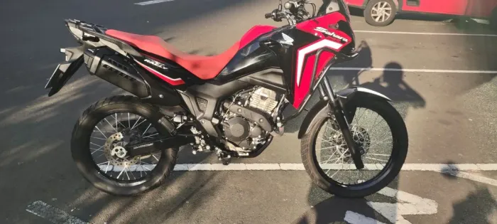 SAHARA 300 25/25 UNICO DONO  VERMELHA.