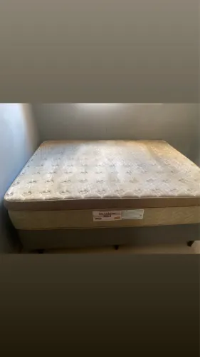Cama box com colchão de molas