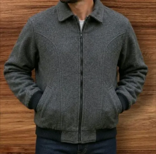 Jaque em lã  reversível,  cinza e preta , veste GG, modelo bomber, peça impecável,  ideal 