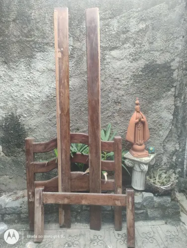 Cama de madeira gravata 