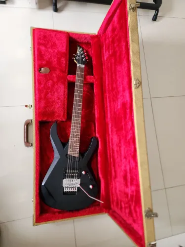 Guitarra Tagima K2 com case