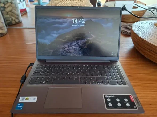 Notebook IdeaPad 3i Intel Core i3-1115G4 4GB 256GB SSD 15,6" Windows