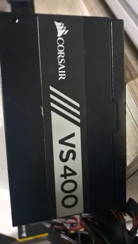 Fonte Corsair VS400. 400W