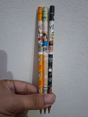 Kit com 3 lápis preto Mullan Disney antigo vintage