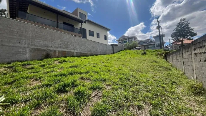 Terreno para VENDA localizado no condomínio CHACUR, em Várzea Paulista/SP.