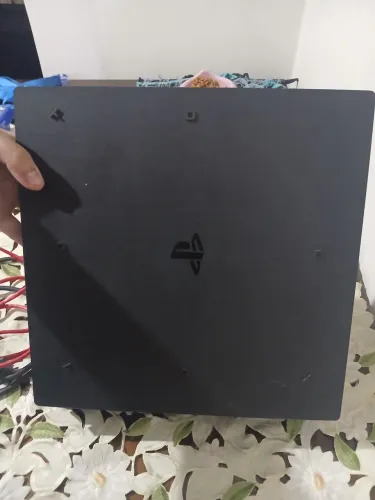PS4 PRO COM 4 JOGOS