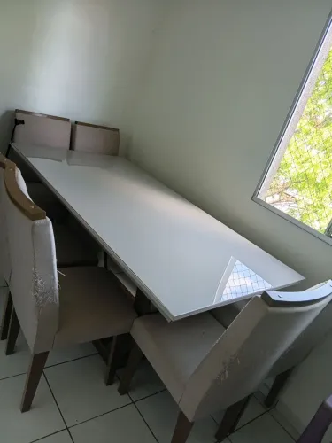 Mesa de 6 cadeiras MDF e vidro