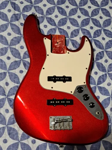 Corpo de Baixo JazzBass com captador 