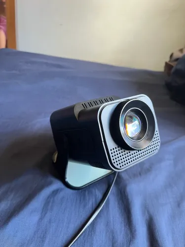Projetor HY320 Mini Seminovo - Precisa de Reparo(Valor negociável)