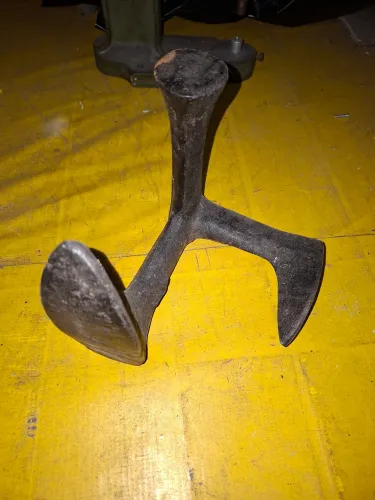 Tripé de ferro maciço sapateiro