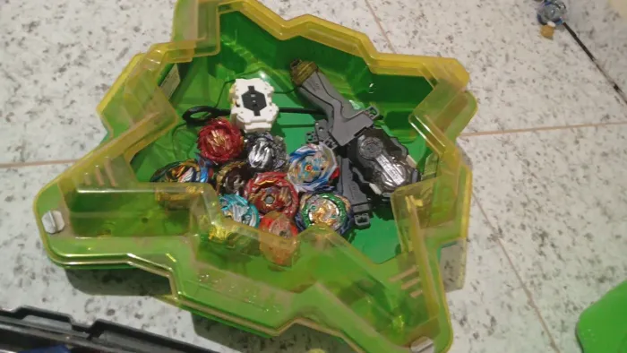 Beyblade burst lote