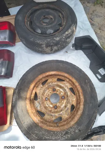 Dois rodas de ferro aro 14 pra carros  ford