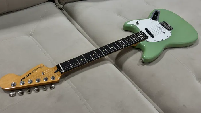 OFERTA!! Fender Mustang Player II Surf Green Com Capador Red Devil Billy Gibbons