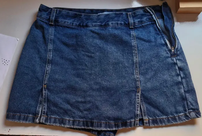 Short saia C&A