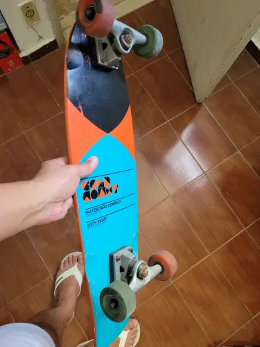 Skate modelo cruiser Gold Cost Australiano