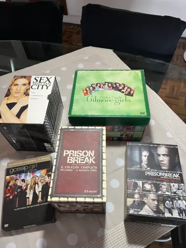 Coleção de DVDs Originais - Séries e Shows Musicais - Excelente Estado