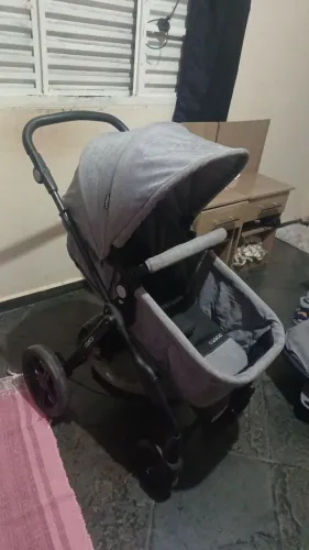 Vende-se carrinho com bebê conforto super conservado ,os dois a preço de um 