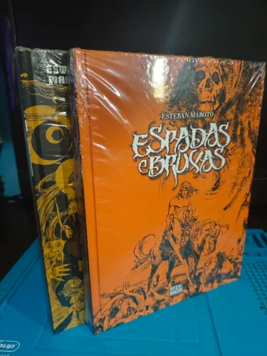 Cinco por Infinito e Espadas e Bruxas HQs ESTEBAN MAROTO