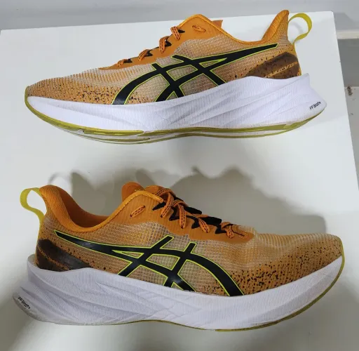 Tênis Asics Novablast 3 - Tamanho 44 Laranja/Preto | Original | Pra quem corre | Academia
