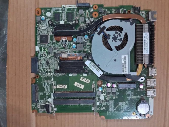 Vendo placa de notebook HP R399