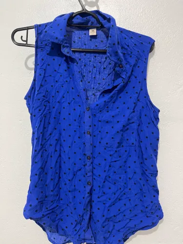 Blusas variadas sem avarias tudo ok M/G R$3,00 cada uma