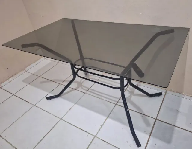 Mesa de vidro à venda - R$ 250
