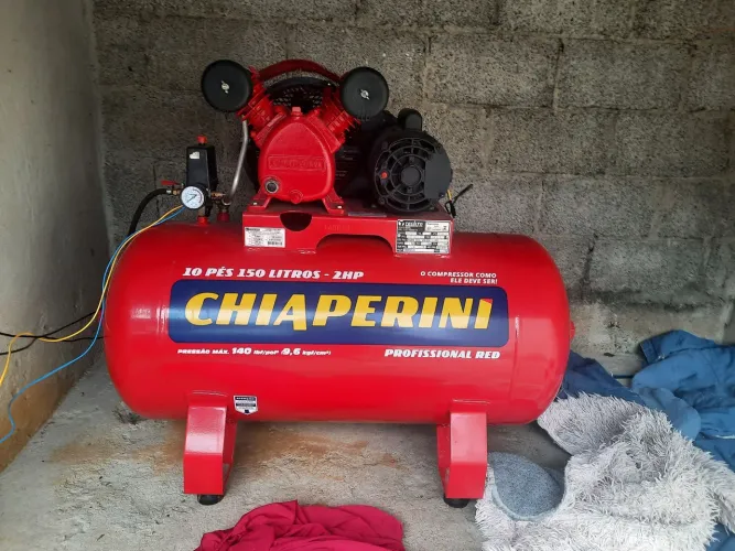 Copressor de ar Chiaperini 10 pés 150 litros 2 HP bifásico