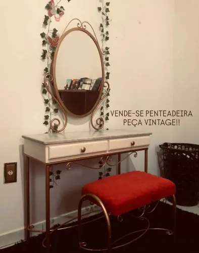 VENDE-SE PENTEADEIRA PEÇA VINTAGE.