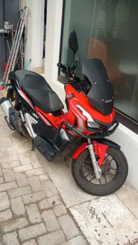 Honda ADV 150 2023 - Impecável / Com Protetor de Carenagem e Chave Reserva